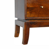 Commode en manguier massif avec des finitions châtaignier massif.