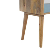 Petite table de chevet pour des rangements de style scandinave
