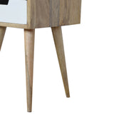 Acheter une table d'appoint vintage pas cher en bois massif pour les studios. 
