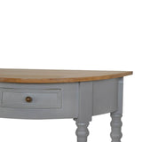 Meuble de salon en bois exotique, une table TV en bois massif peinte en gris et coloris bois naturel.