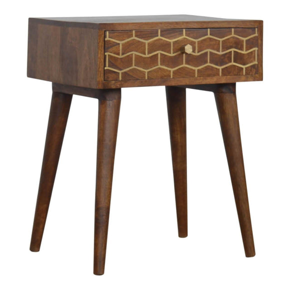 Acheter une table d'appoint  pas cher avec des pieds style scandinave. Conforme aux normes européenne sur le traitement de bois. 