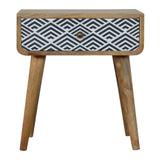 Acheter une table de chevet pas cher en manguier massif avec des motifs sérigraphie géométrique fabriquée à partir de bois brut de manguier, bois naturel famille bois teck massif et exotique. 