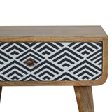 Mobilier bois indien de style scandinave avec des pieds en bois massif pour salon ou chambre à coucher.