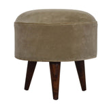 Repose-pieds minimaliste en manguier massif style contemporain idéal pour accompagner un canapé en cuir rustique.